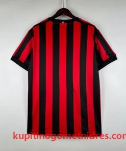 Alternative view of AC Milan Retro Nogometni Dresi Domači 17-18