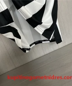 Alternative view of Juventus Retro Nogometni Dresi Domači 1999-00