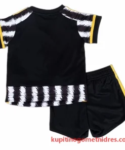 Alternative view of Otroški Juventus Nogometni Dresi Kompleti Domači 2023/24