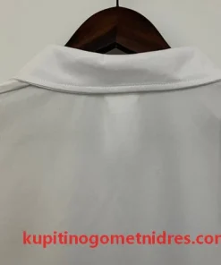 Alternative view of Real Madrid Retro Nogometni Dresi Domači 2002/03