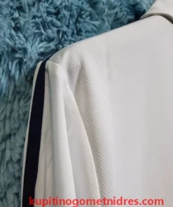 Alternative view of Real Madrid Retro Nogometni Dresi Domači 2002