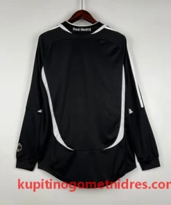 Alternative view of Real Madrid Retro Nogometni Dresi Tretji Dolgi Rokav 06-07